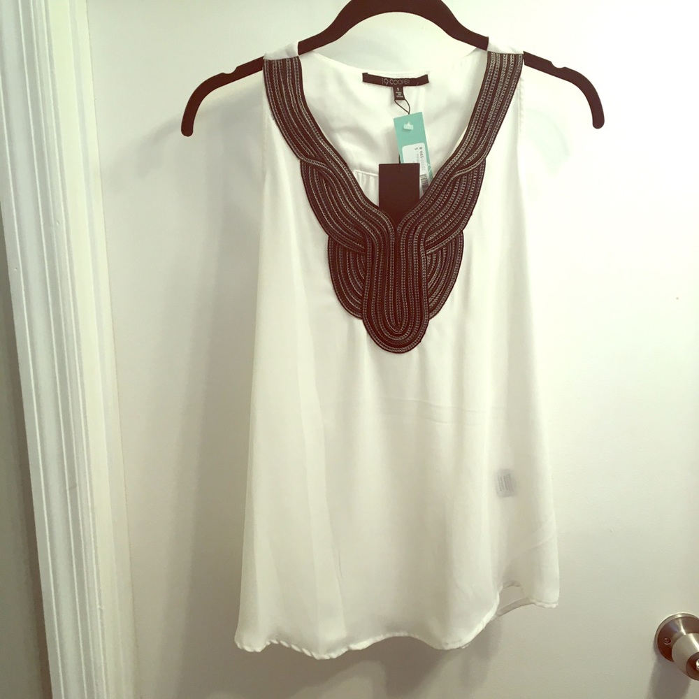 Jazz Embroidery Detail Sleeveless Blouse
